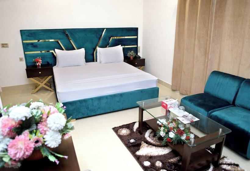 اتاق لوکس, Royalton Inn