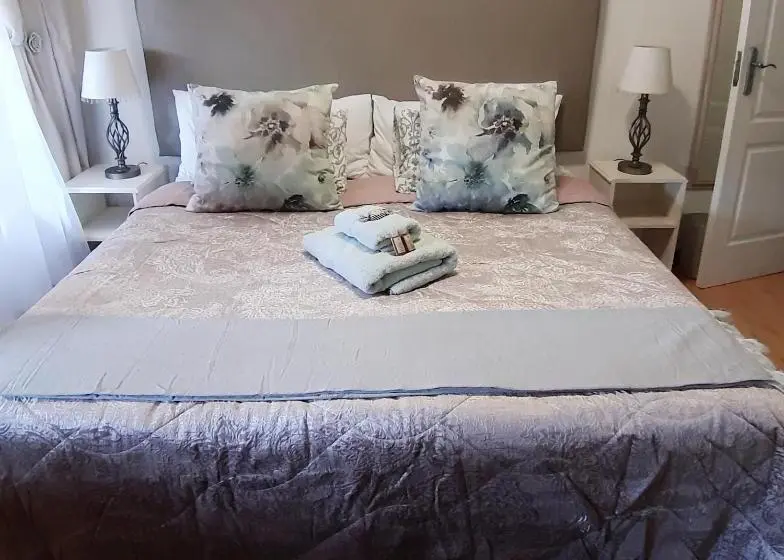 Chambre Standard avec Balcon, Irene B&b