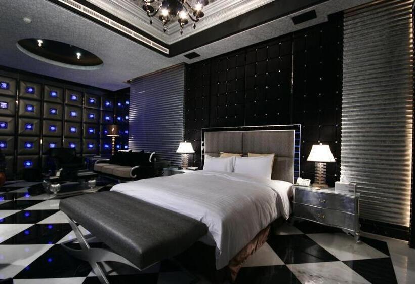 اتاق لوکس, The Yorker Deluxe Motel