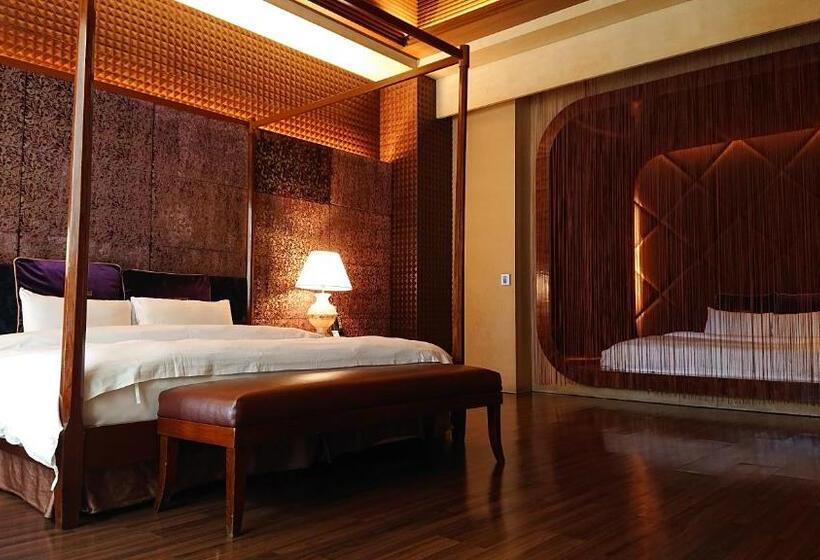 اتاق لوکس خانوادگی, The Yorker Deluxe Motel