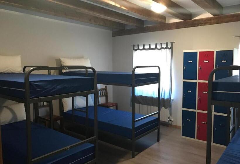 تختخواب در اتاق مشترک, Albergue Orion