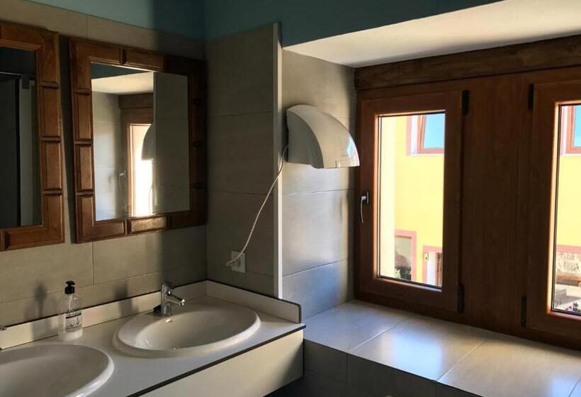 Кровать в Общей Комнате, Albergue Orion