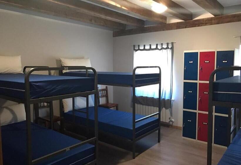 تختخواب در اتاق مشترک, Albergue Orion