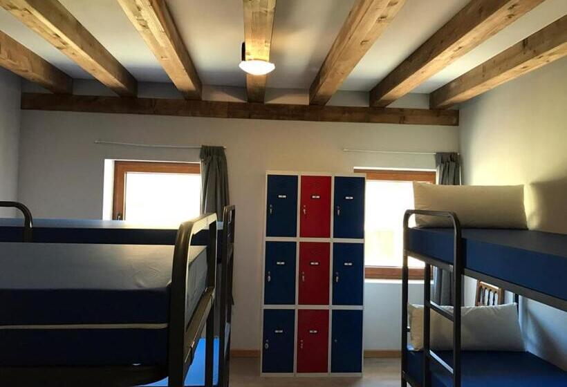 تختخواب در اتاق مشترک, Albergue Orion