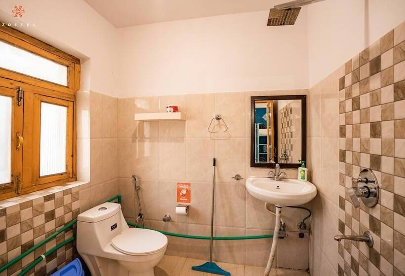 Cama em Quarto Compartilhado, Zostel Leh