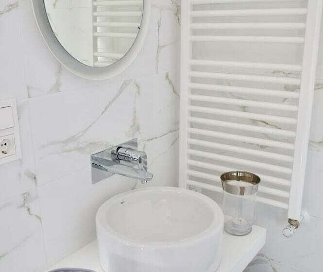 주니어 스위트, Lo Vela Zen