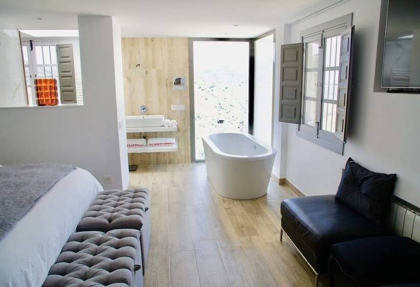 시니어 스위트, Lo Vela Zen