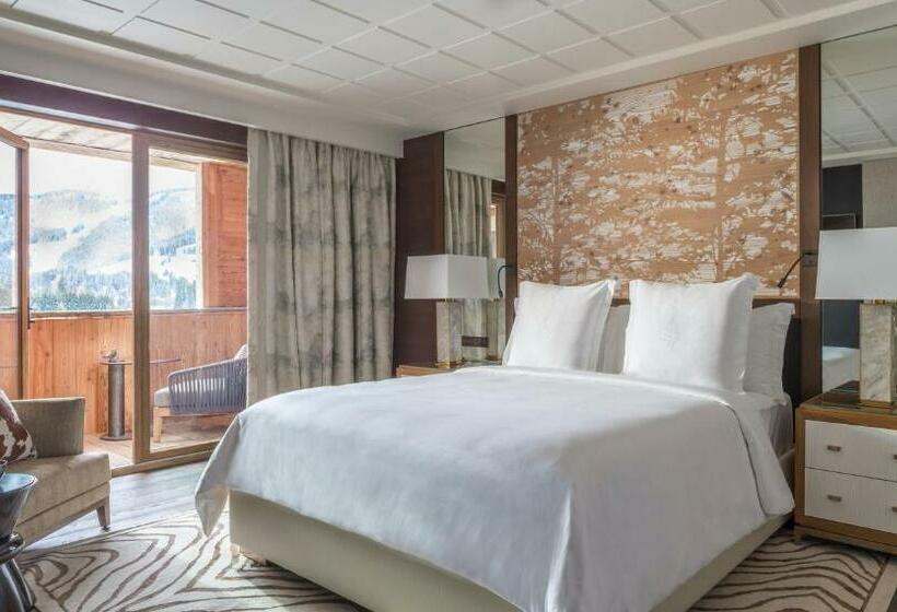 キングサイズベッドのスイートルーム, Four Seasons Hotel Megeve