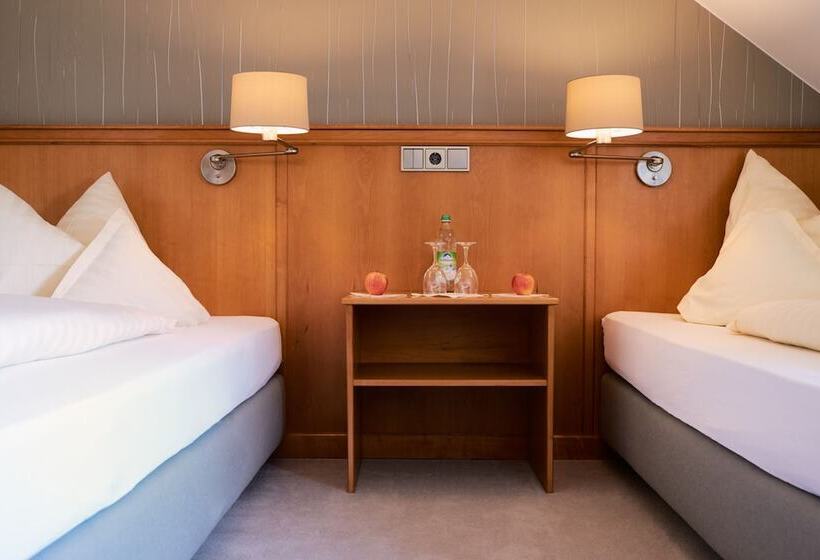 Quarto Estandar, Alter Wirt