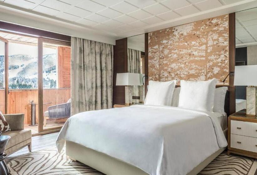 キングサイズベッドのデラックスルーム, Four Seasons Hotel Megeve