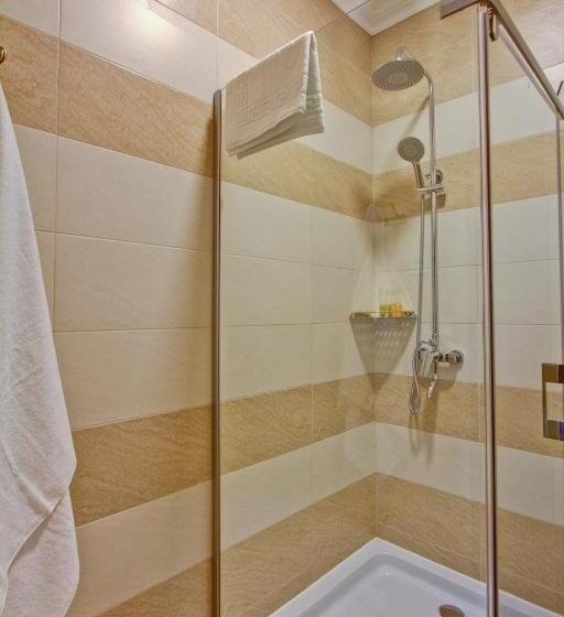 اتاق استاندارد برای معلولان, Karagat