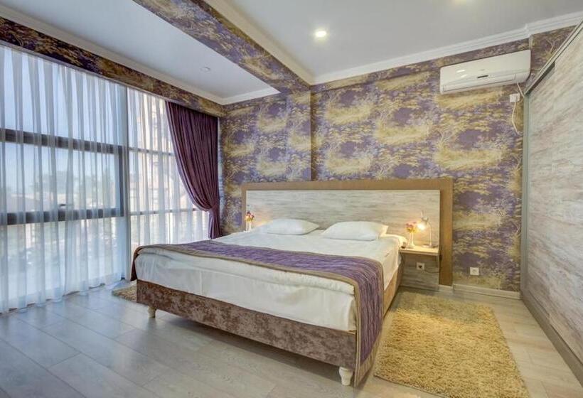 خانه 3 خوابه, Karagat