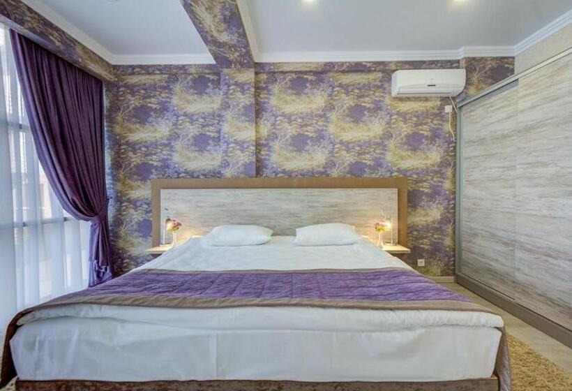 خانه 3 خوابه, Karagat