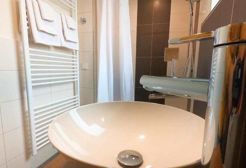 Номер Стандарт, Langhans