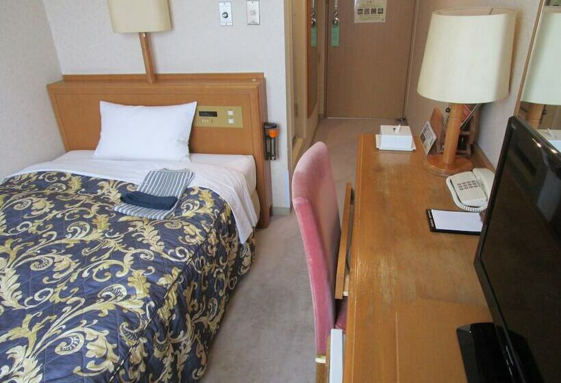 غرفة قياسية فردية, Saku Grand