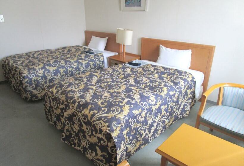 غرفة قياسية, Saku Grand