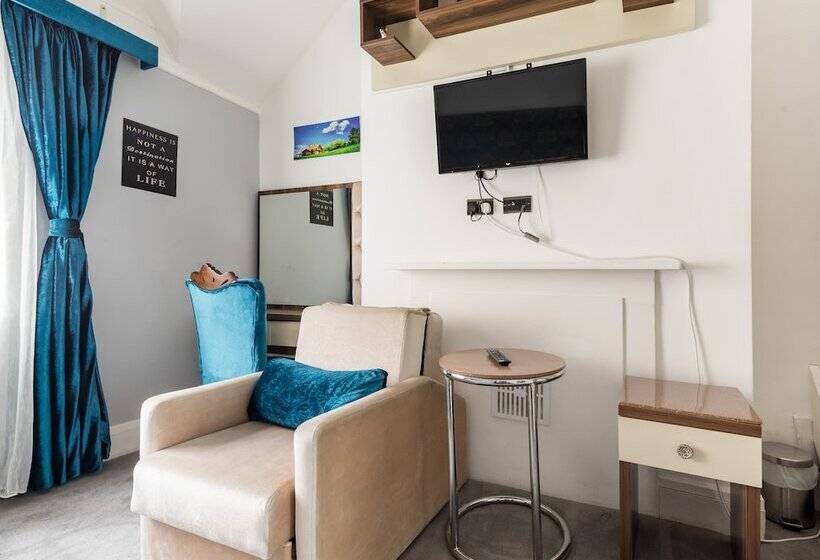 舒适三人间, Vilenza