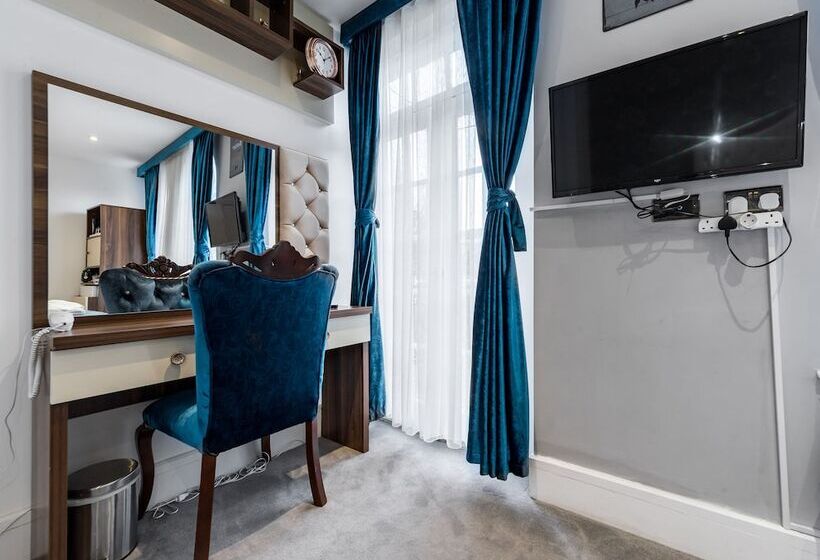 舒适三人间, Vilenza