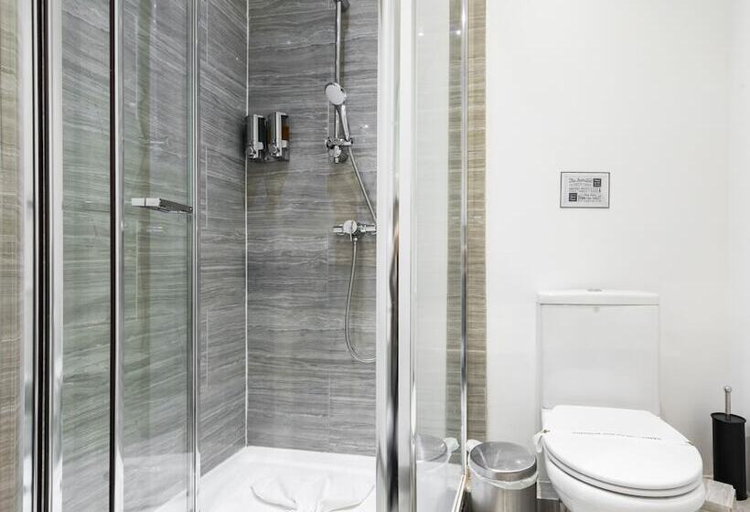 舒适三人间, Vilenza