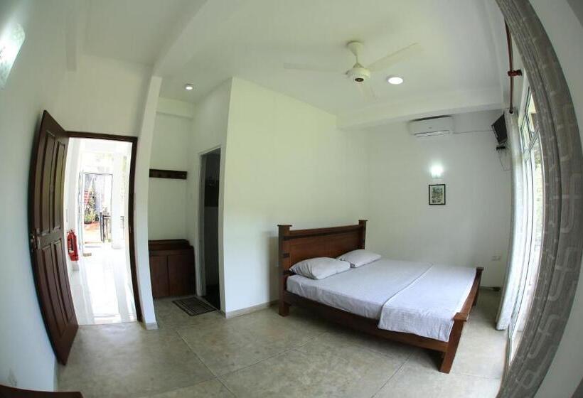 اتاق استاندارد سه نفره, Villa Dasuni