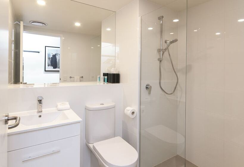 חדר סטנדרט, Woodroffe