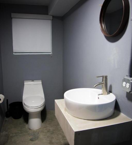 اتاق استاندارد با بالکن و چشمانداز دریا, Nomada Urban Beach Hostel Calle Loiza