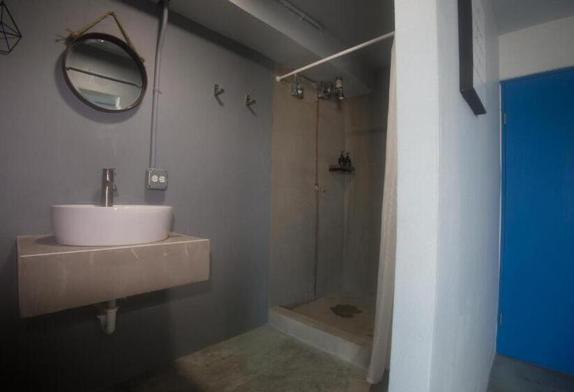 اتاق استاندارد با بالکن و چشم‌انداز دریا, Nomada Urban Beach Hostel Calle Loiza