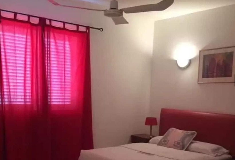 Chambre Individuelle Classique, Alia