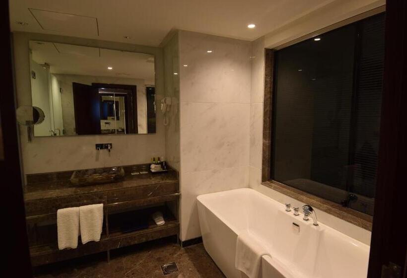 Королевский Люкс, Paradise Elite Hotel Al Tahlia Jeddah