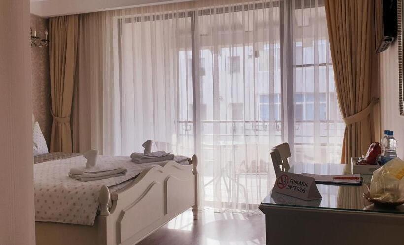 غرفة قياسية مزوَّدة بشُرفة, Romantic Boutique