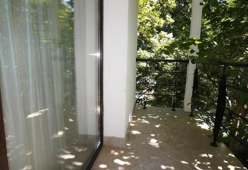 غرفة عائلية, Romantic Boutique