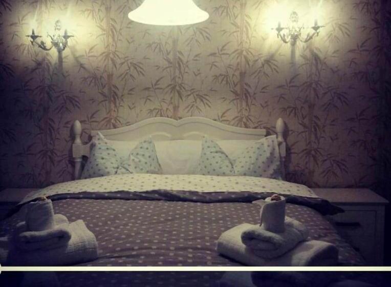 غرفة عائلية, Romantic Boutique