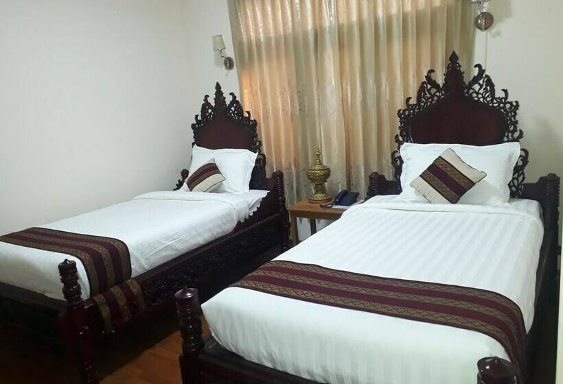 اتاق سوپریور, Shwe Yone Minn