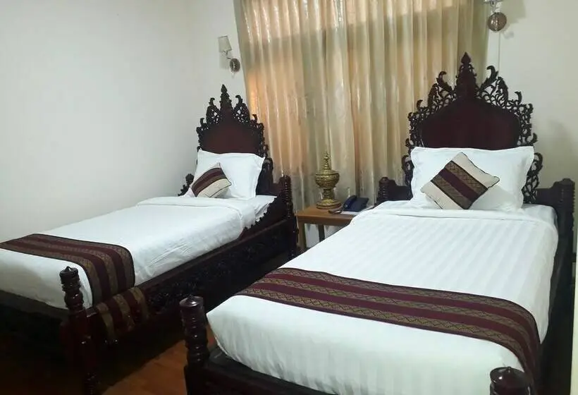 اتاق سوپریور, Shwe Yone Minn