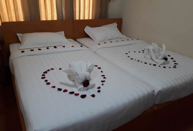 اتاق سوپریور, Shwe Yone Minn