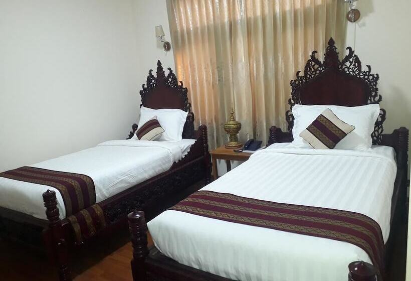 اتاق سوپریور, Shwe Yone Minn