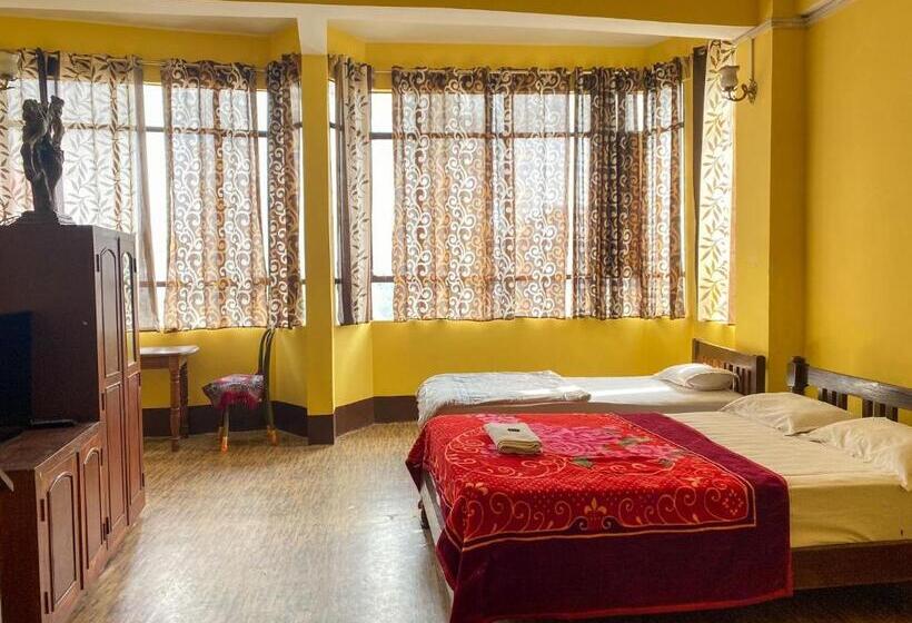 Pokój Basic Trzyosobowy, King Thai Hotel And Restaurant