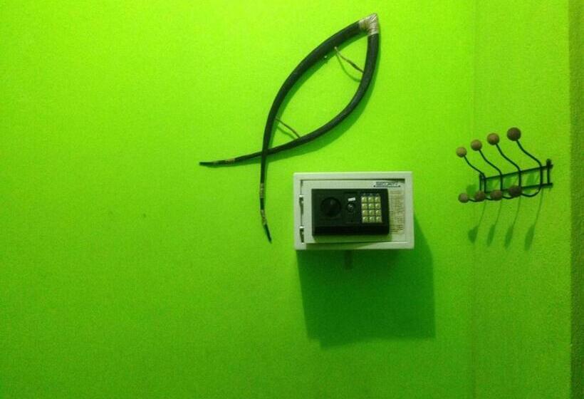 带共用浴室的标准房间, Nega Maluca Guesthouse