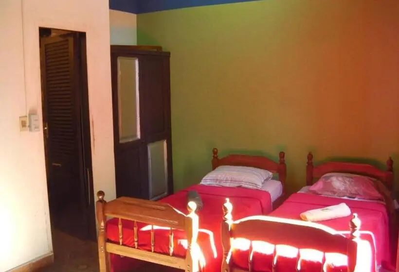 اتاق استاندارد سه نفره, Panambi