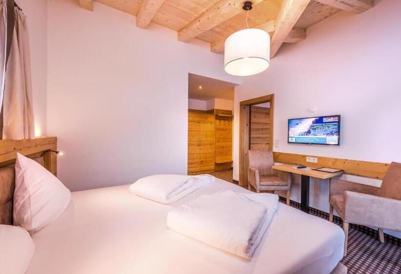 스탠다드 트리플 룸, Pension Restaurant Dorfalm