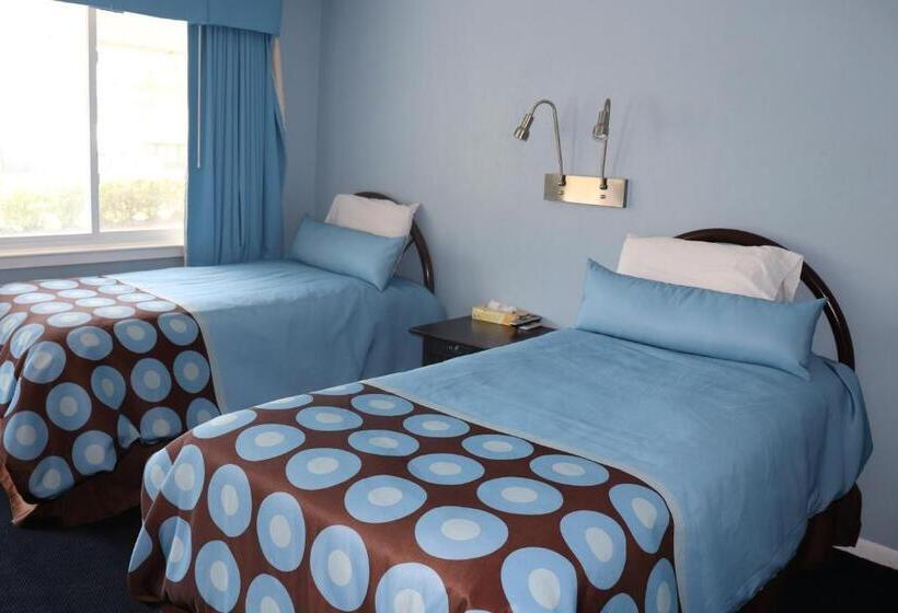 基本三人间, Hitching Post Country Motel