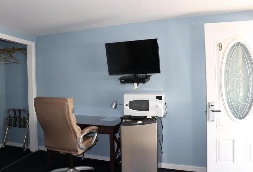 ベーシックトリプルルーム, Hitching Post Country Motel