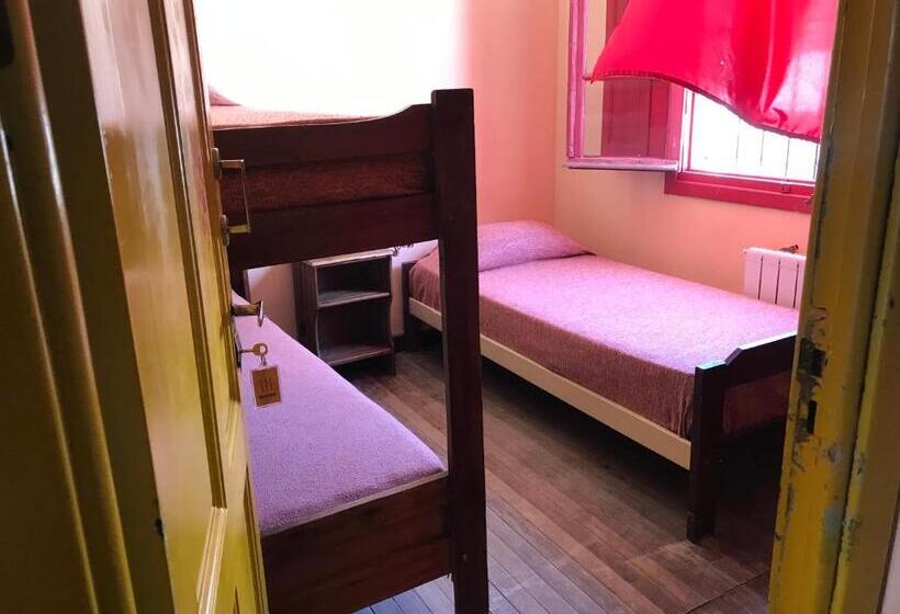 Номер Стандарт Трехместный, Hostel Casagrande Adults Only