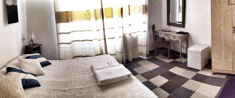 חדר סטנדרט, Aghinas