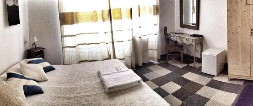 اتاق استاندارد, Aghinas