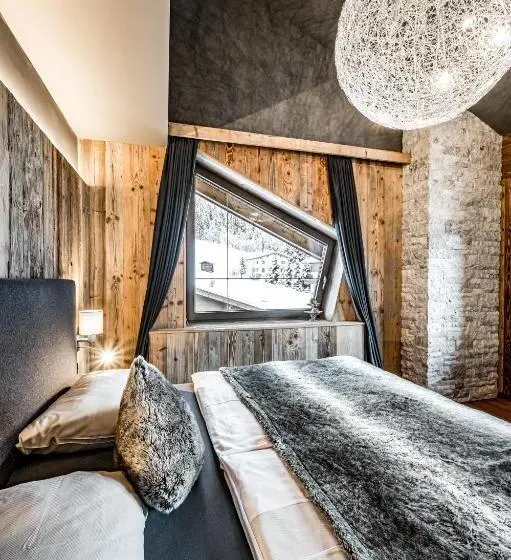 ペントハウスルーム, Almmonte Sensum Suites Boutique