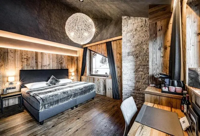 ペントハウスルーム, Almmonte Sensum Suites Boutique