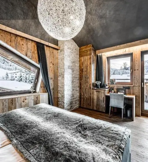 ペントハウスルーム, Almmonte Sensum Suites Boutique