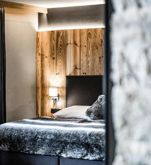 Classic room with balcony, Almmonte Sensum Suites Boutique