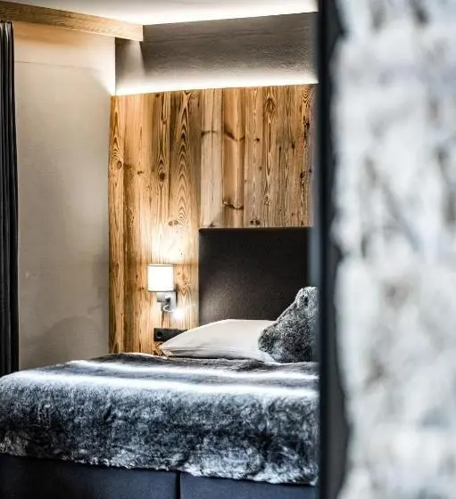 Classic room with balcony, Almmonte Sensum Suites Boutique